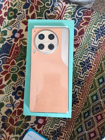 Tecno CAMON 30 8/256 GB 10/9.5