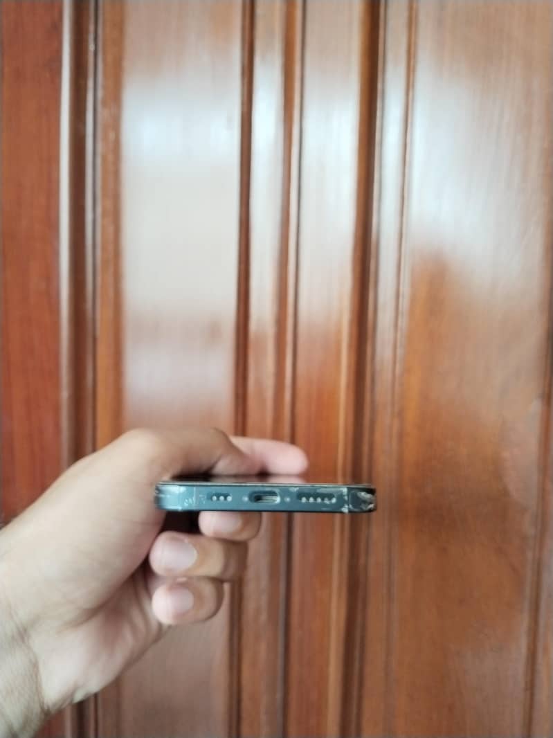 Apple iPhone 14 4