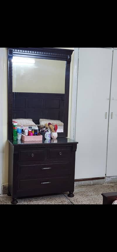 Dressing table with long mirror - sheesham wood