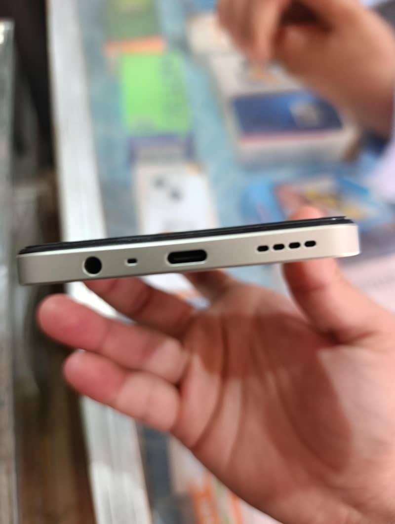 Realme C63 1