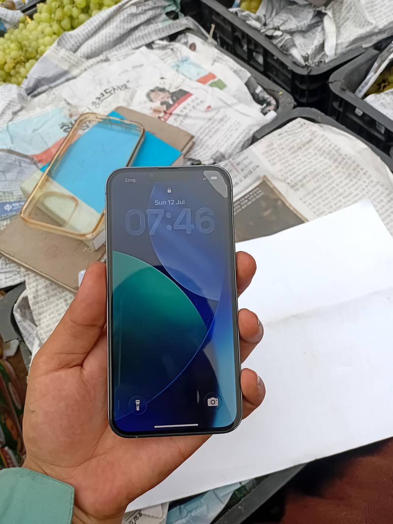 Apple iPhone 13 Pro 4
