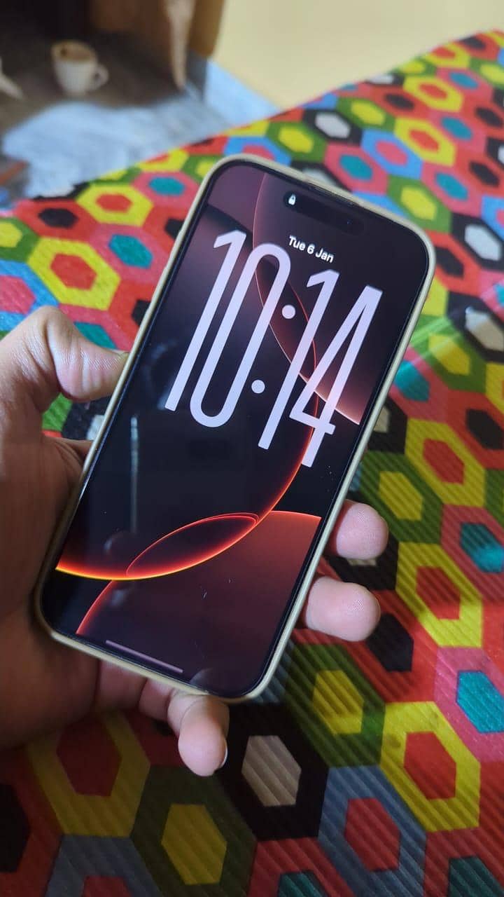 Apple iPhone 16 Pro Max 2