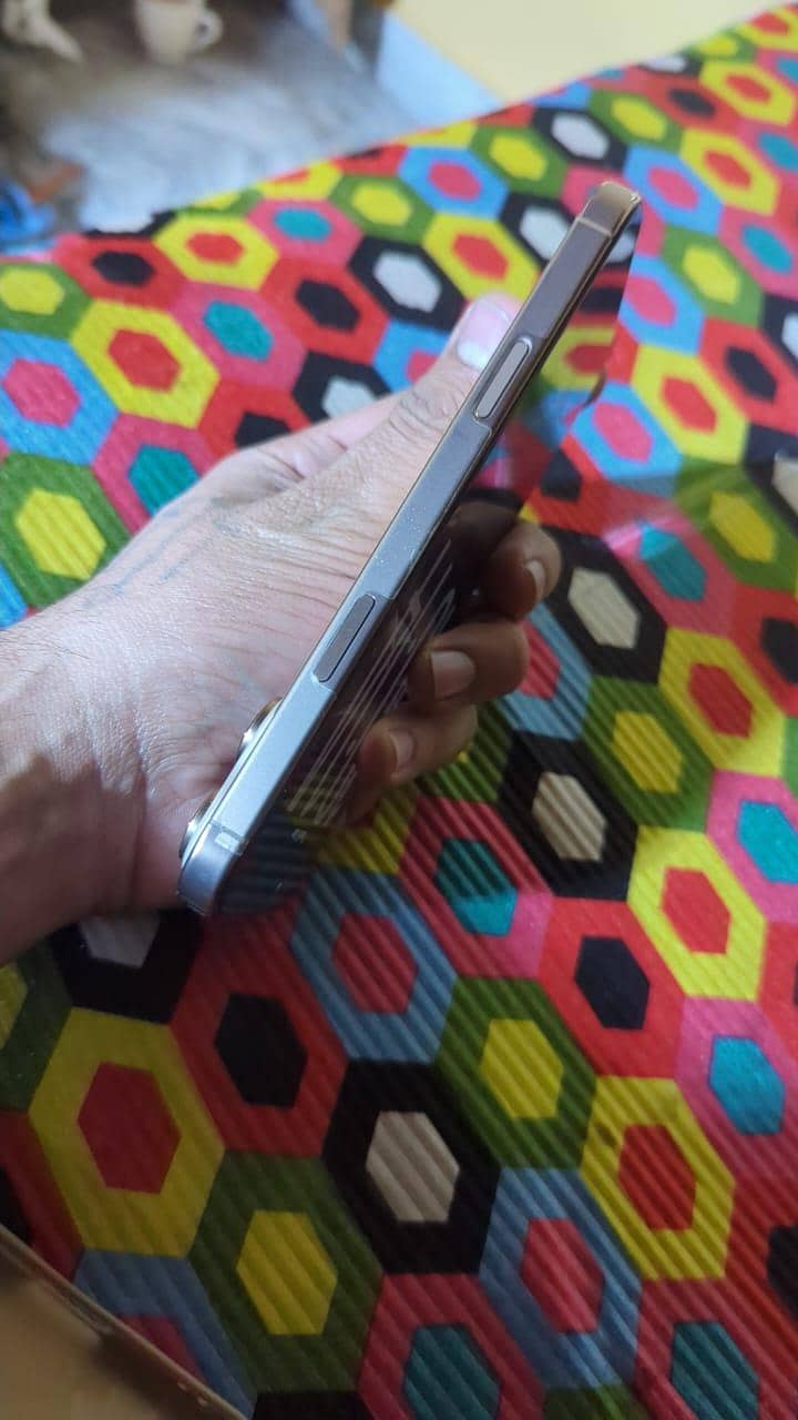 Apple iPhone 16 Pro Max 5
