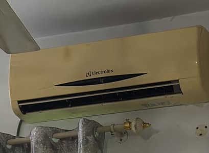 Electrolux 1.5 ton non inverter ac