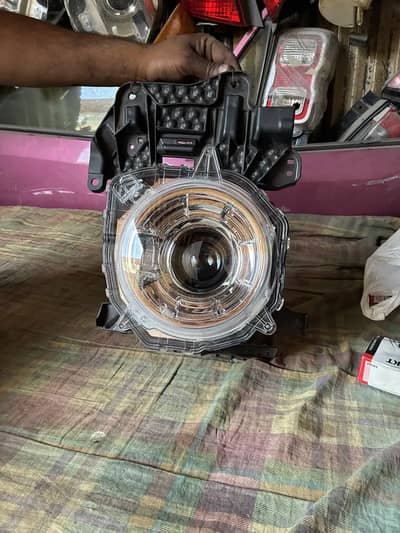 Suzuki Spacia head light