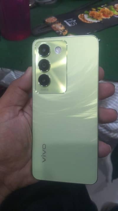 y100 vivo