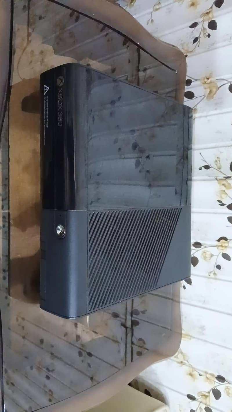 Xbox 360 slim 1