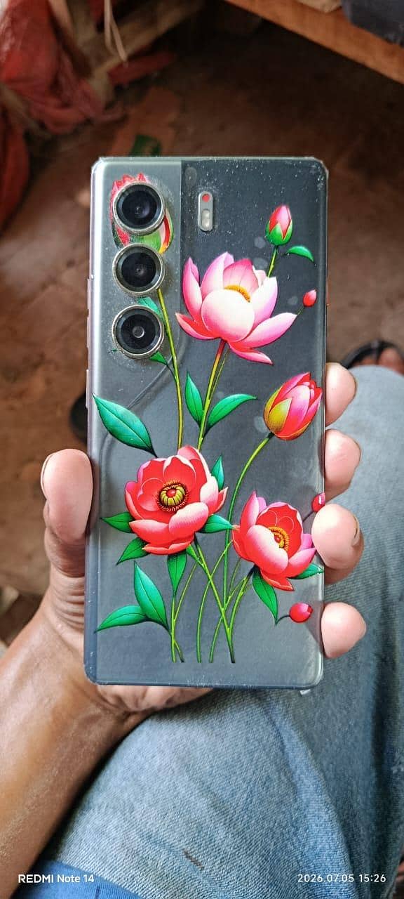 Tecno CAMON 40 Pro 0