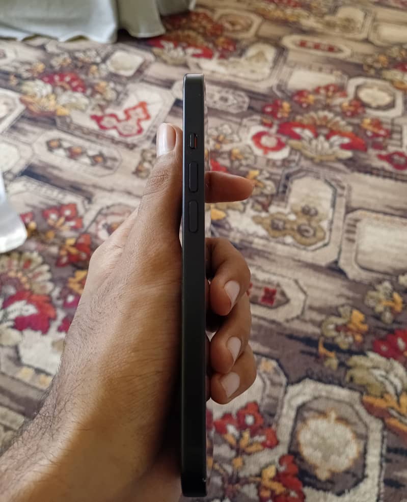 Apple iPhone 15 4