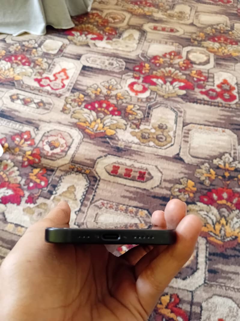 Apple iPhone 15 6