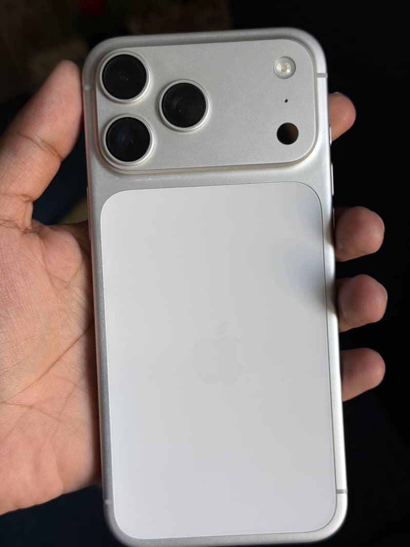 Apple iPhone 17 Pro Max 0
