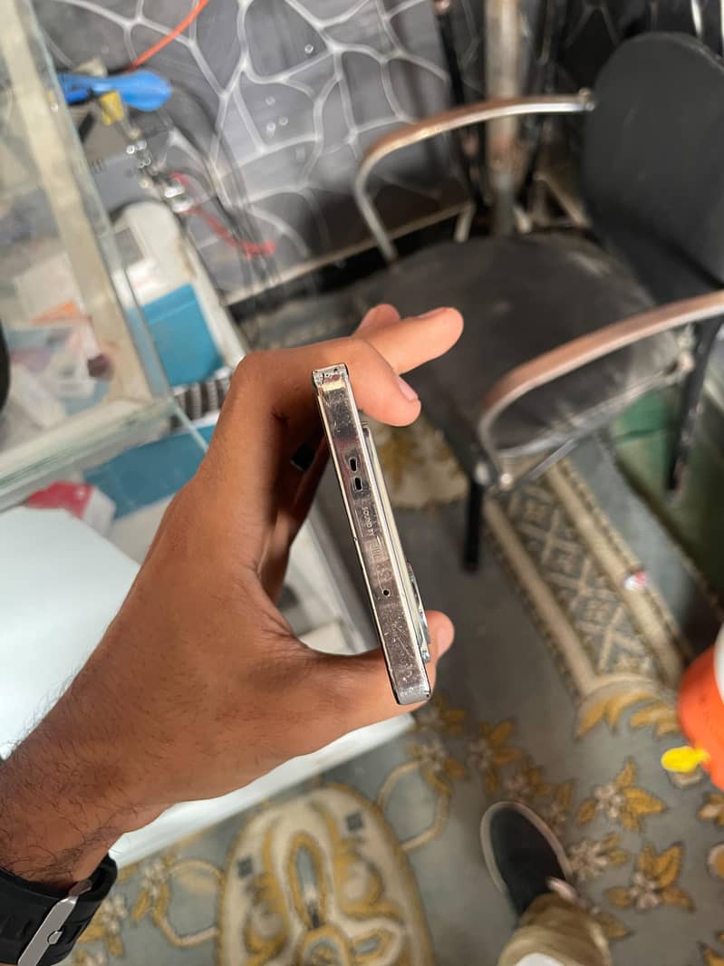 Infinix Note 40 4