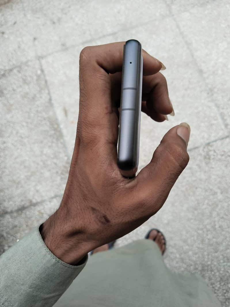 Google pixel 7A 3
