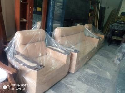 good condition 10/10 beautiful sofa set