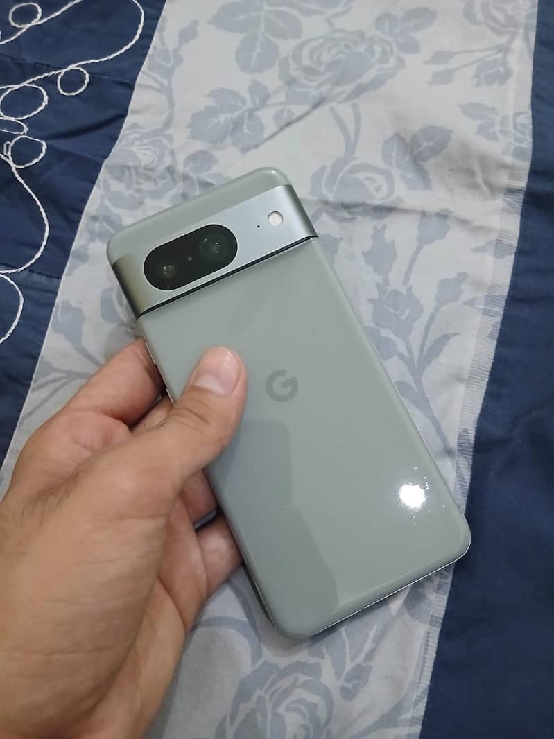 Google Pixel 8 1