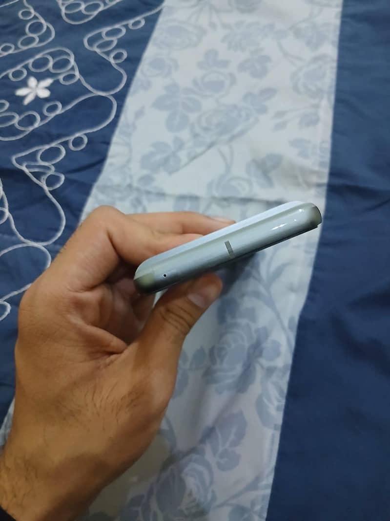 Google Pixel 8 3