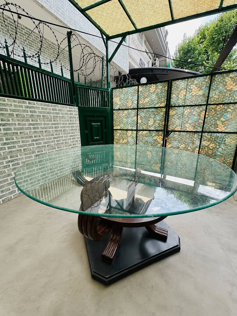 Dining table 0