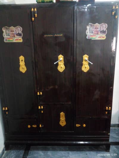 3 door almari urgent sale