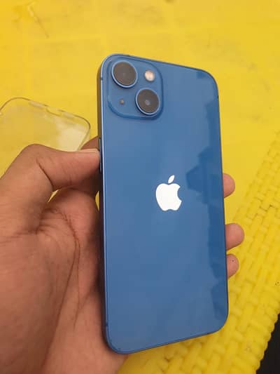 Apple iPhone 13