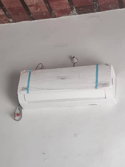 HAIR AC 1.5 TON 2 MONTHS USE ONLY