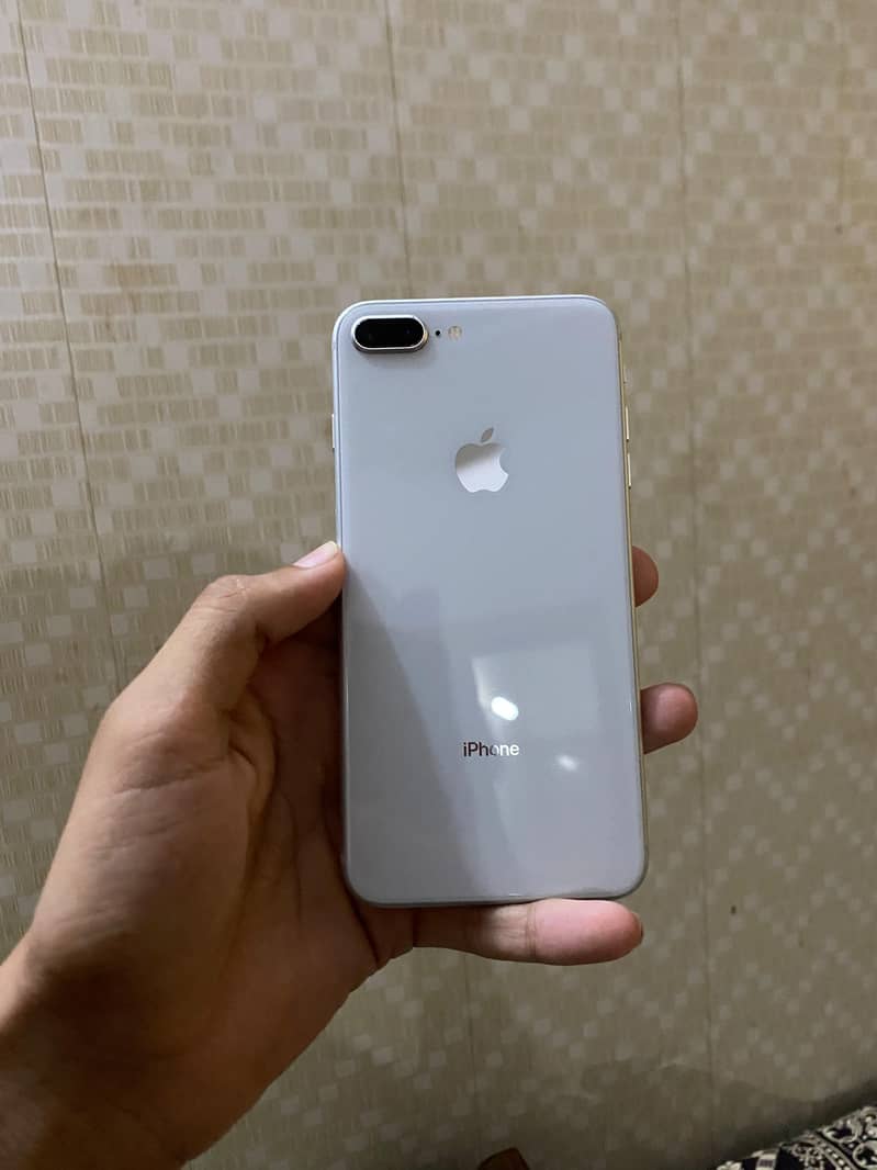 Apple iPhone 8 Plus 0
