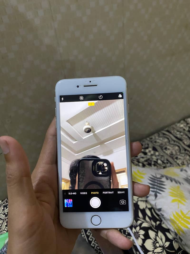 Apple iPhone 8 Plus 3