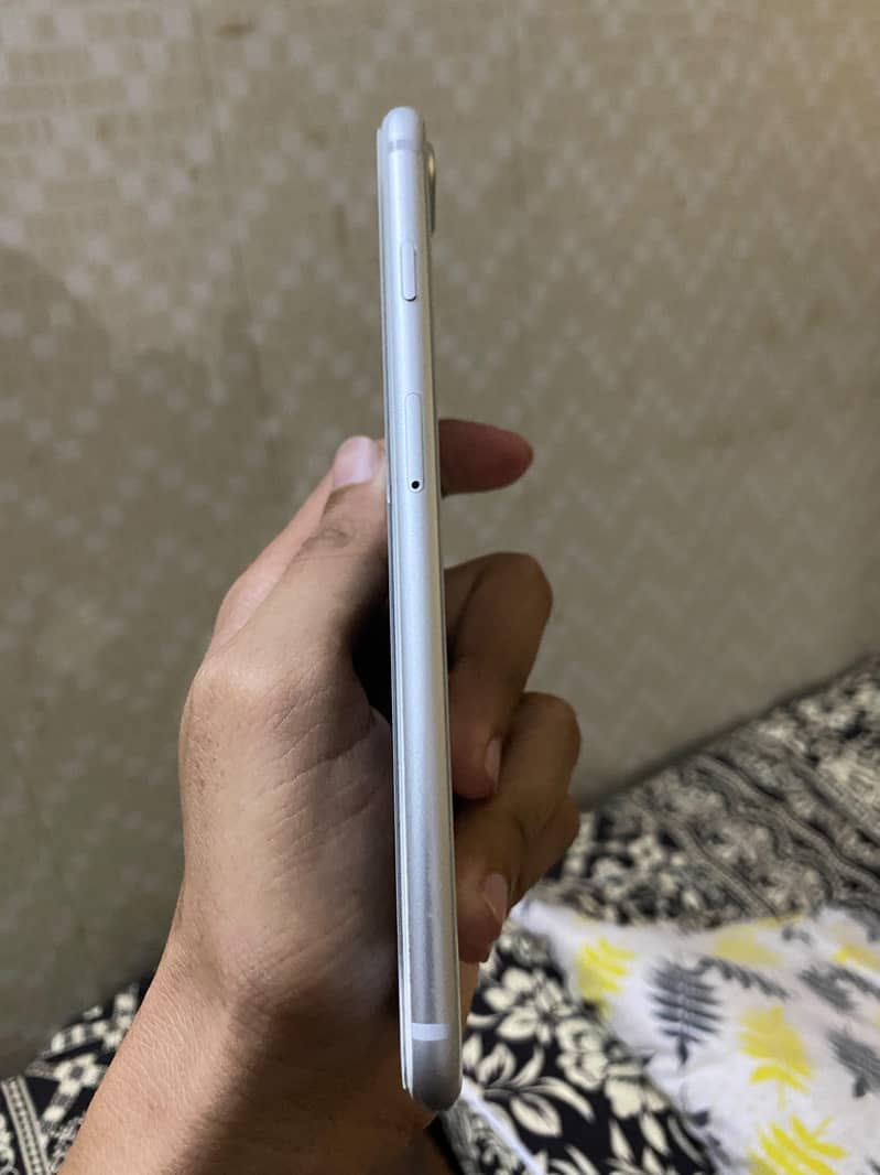 Apple iPhone 8 Plus 5