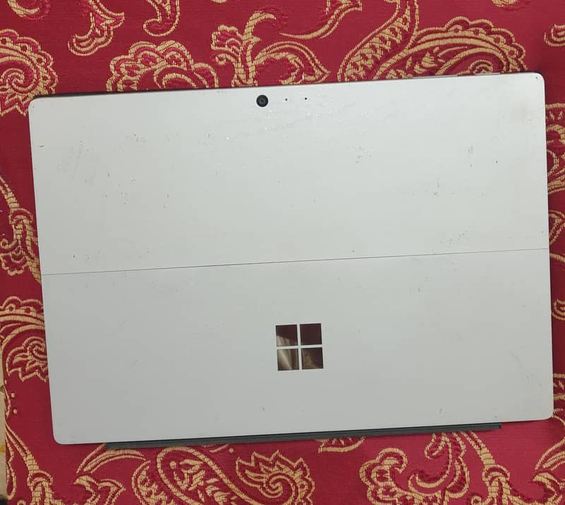 Microsoft Sarface pro 4 with keypad Processor. 1