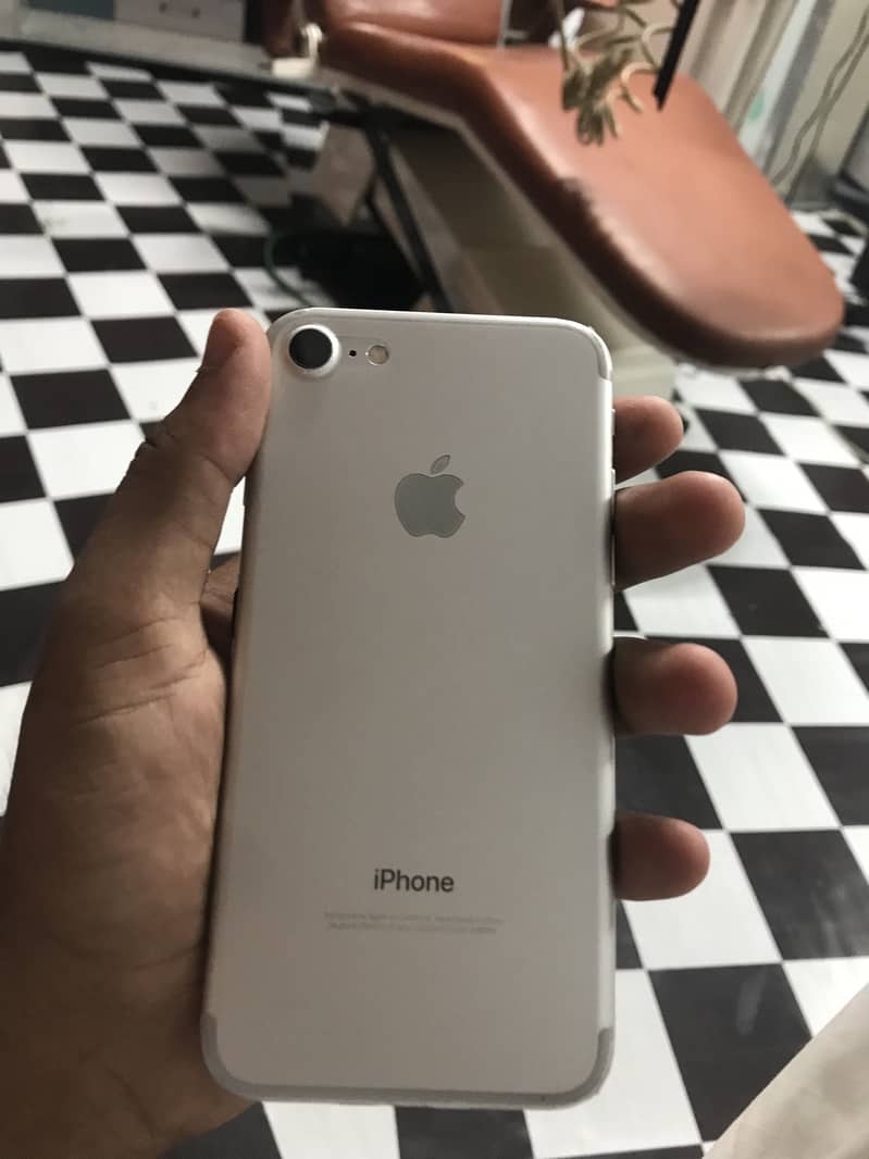 Apple iPhone 7 6