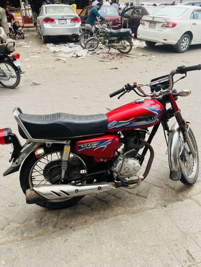 UD 125 2017