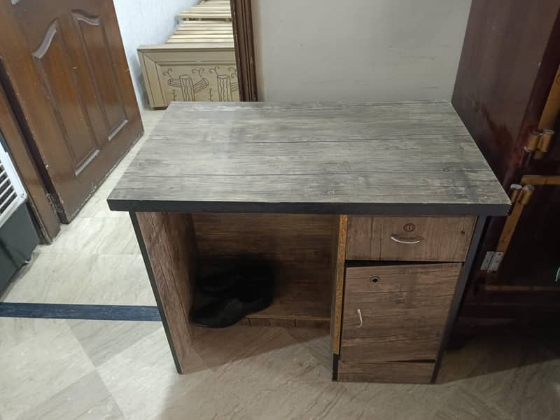 Study/Computer Table 0