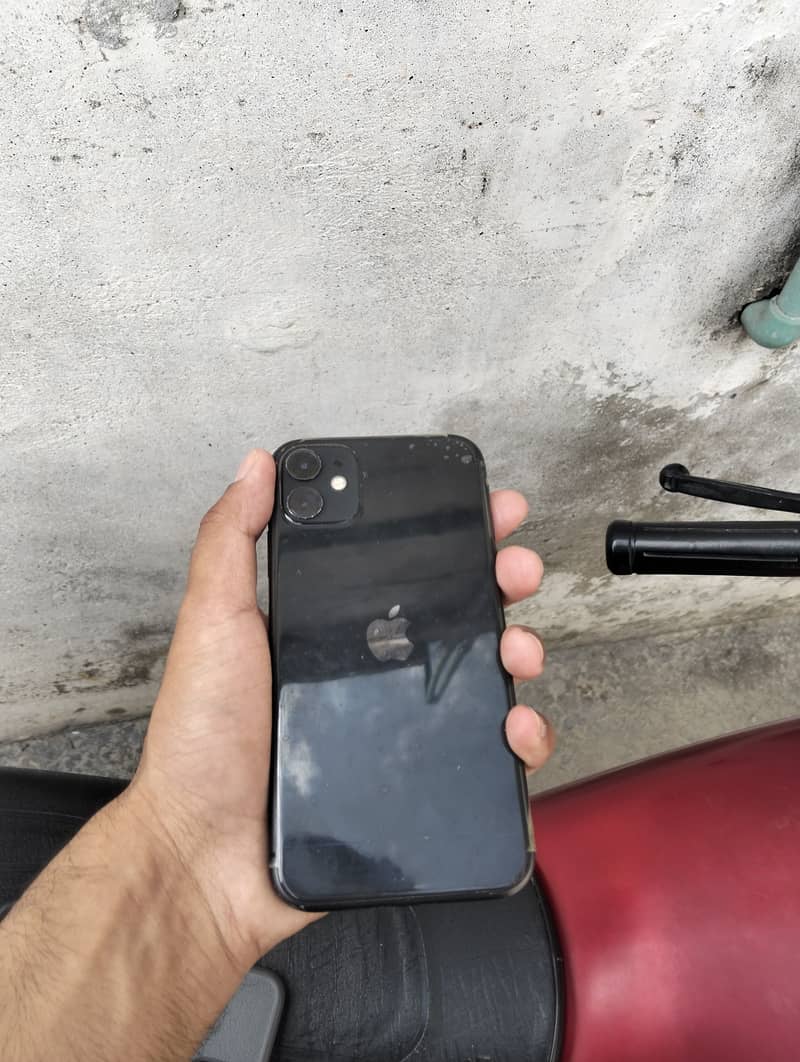 Apple iPhone 11 4