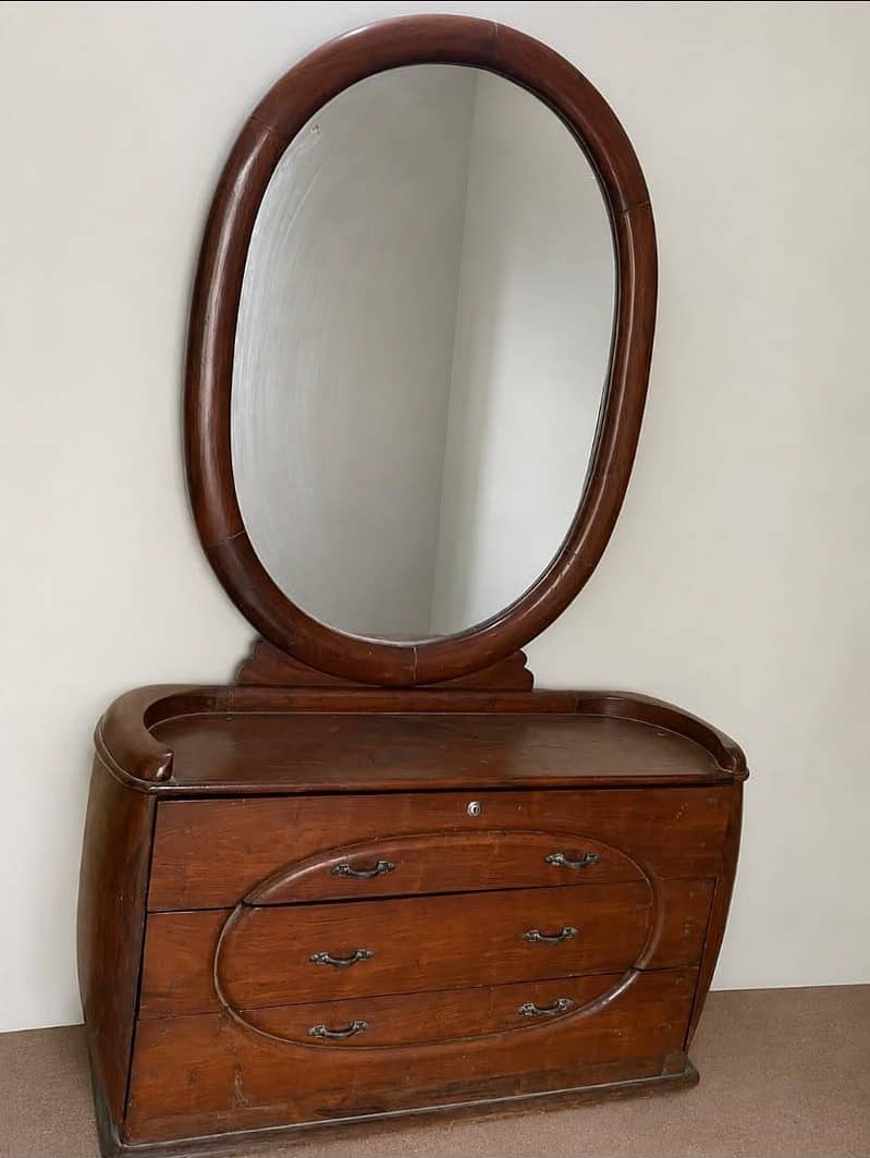 Dressing table 0