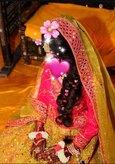 New  one time used mhndi lehnga , with heavy mirror work.
