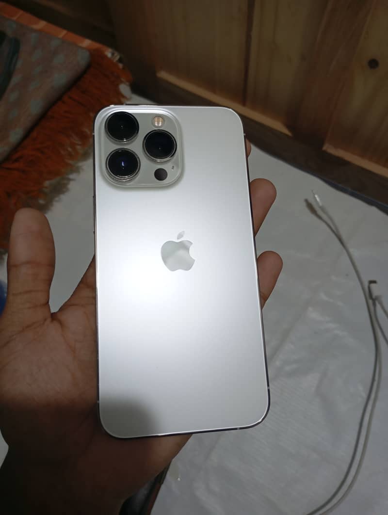 Apple iPhone 13 Pro 2