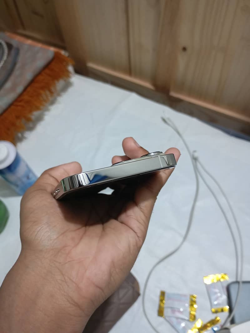 Apple iPhone 13 Pro 3
