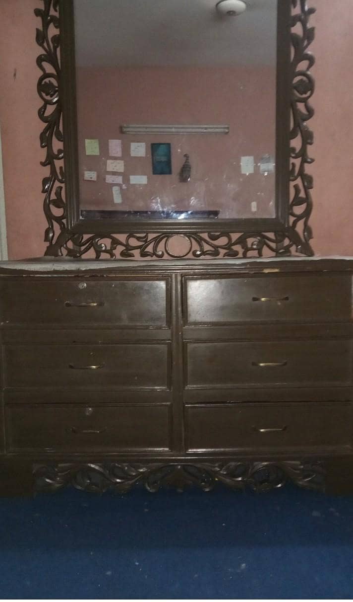dressing table 0