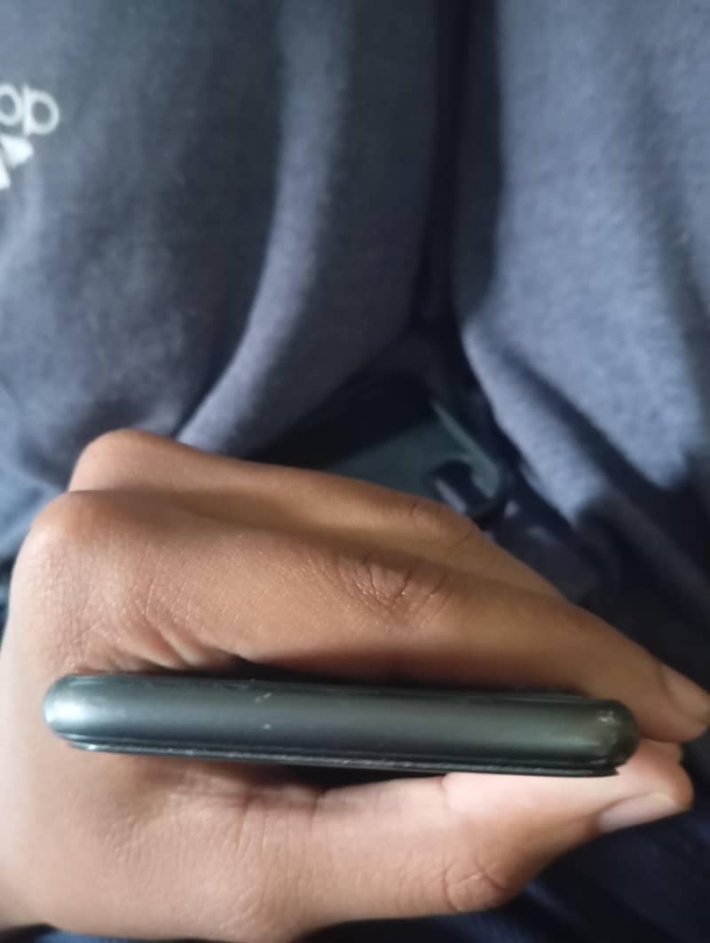 Apple iPhone 8 3