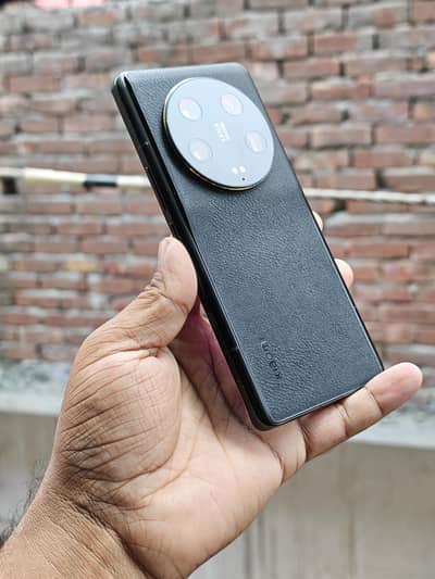 Xiaomi 13 Ultra 12/256 Online Approved 9/10 condition water pack.