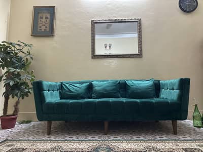 Luxury Emerald Green Velvet Sofa Set (3+1+1) – Excellent Condition