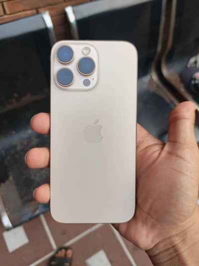 Apple iPhone 16 Pro Max