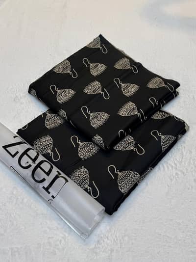 BLACK & WHITE 2PC SERIES