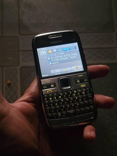 Nokia E72