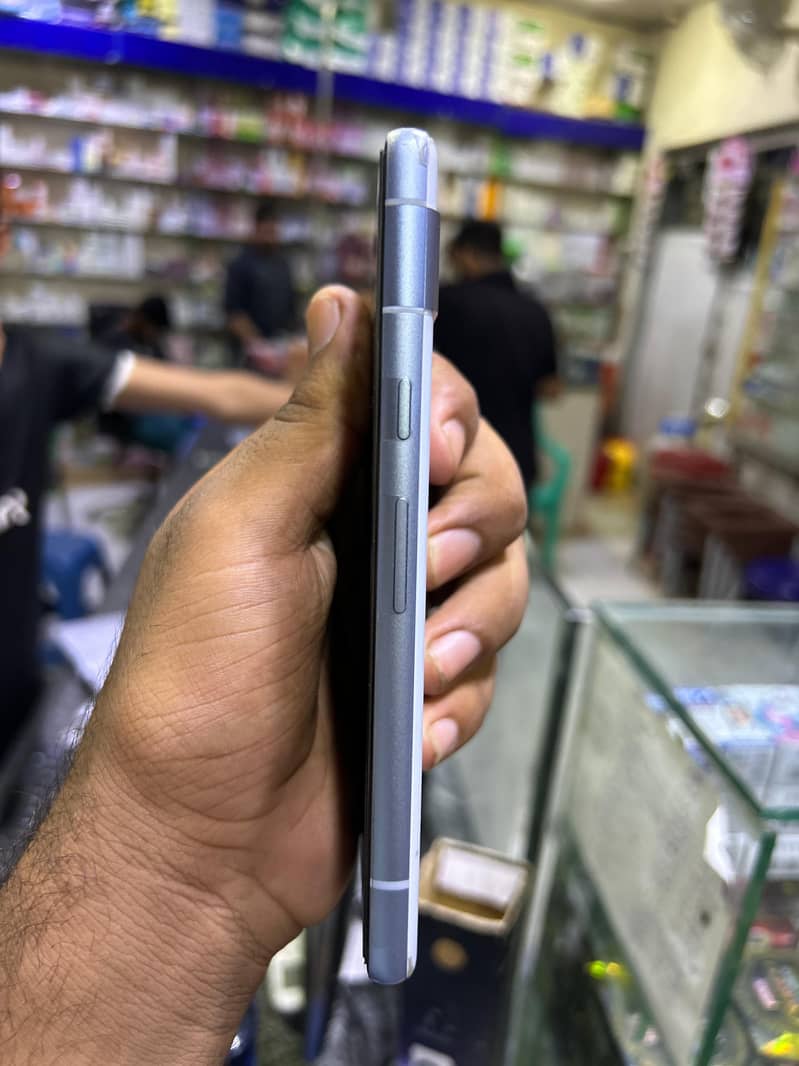 Google Pixel 7a 3