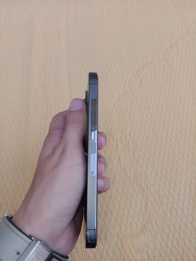 Apple iPhone 13 Pro 3