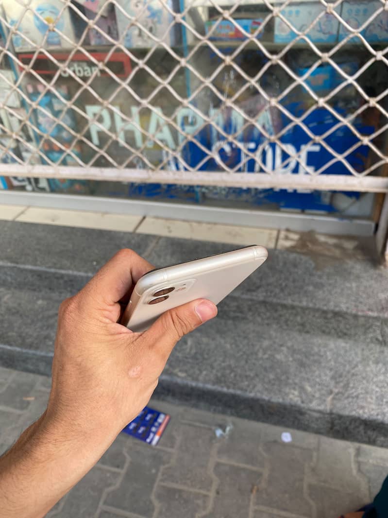 Apple iPhone 11 2