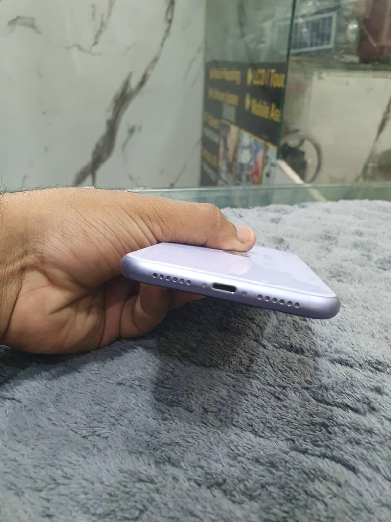Apple iPhone 11 6