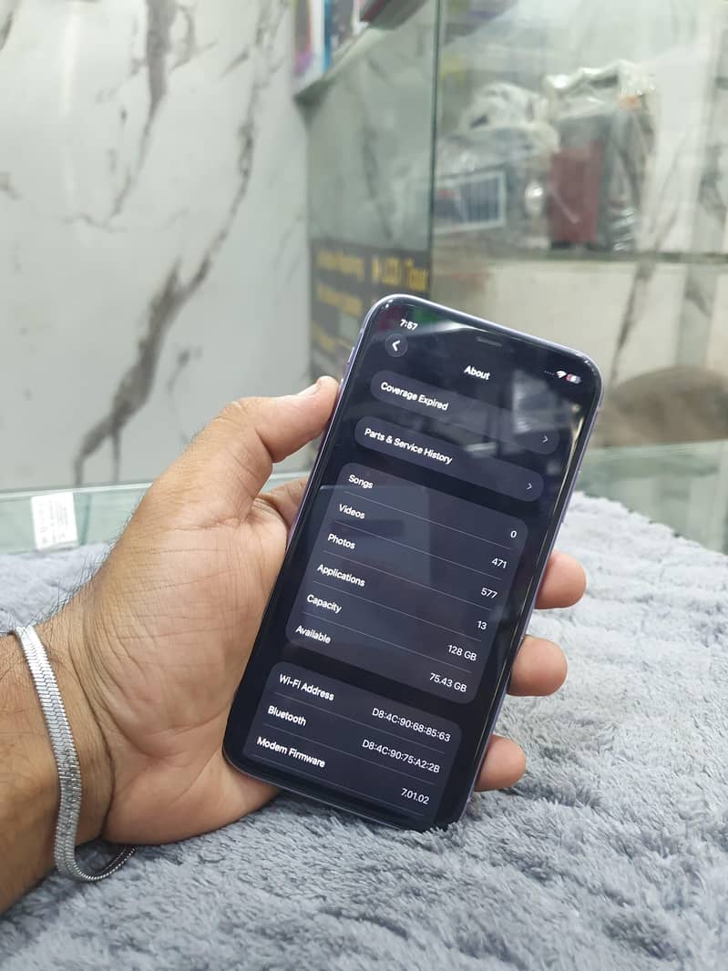 Apple iPhone 11 7
