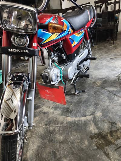Good condition Bhot saaf ha 03033222202 what's up