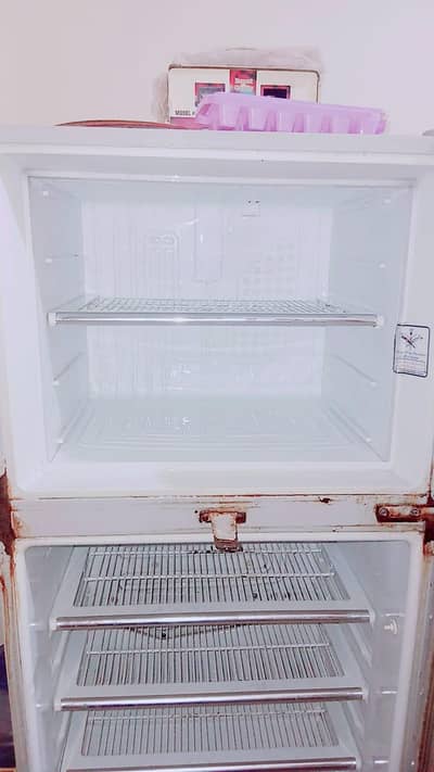 Dawlance Fridge Medium size